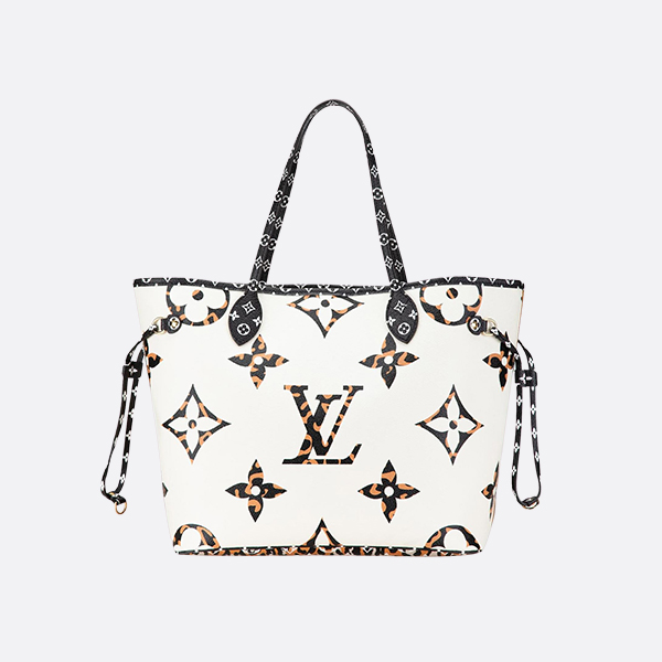 Neverfull MM fashioned from canvas